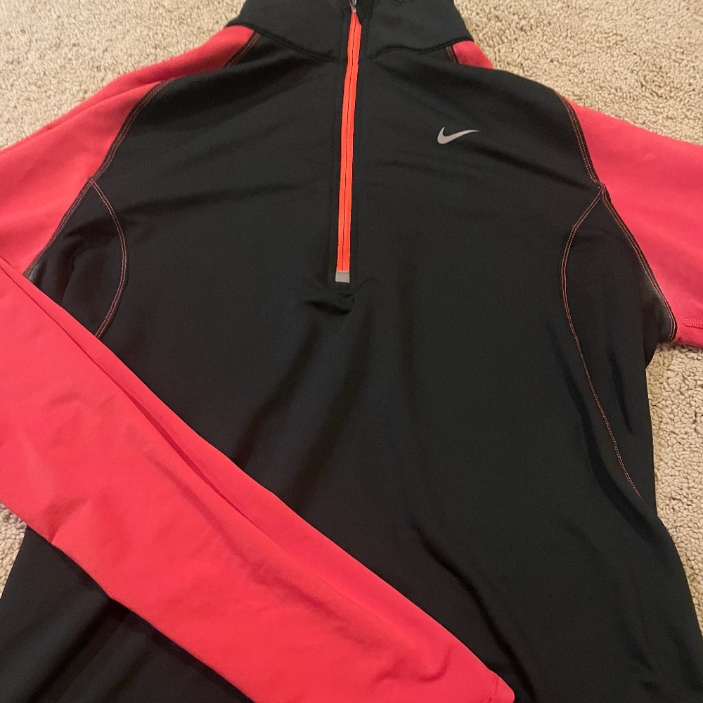 Nike women’s Large Dri-Fit Quarter Zip